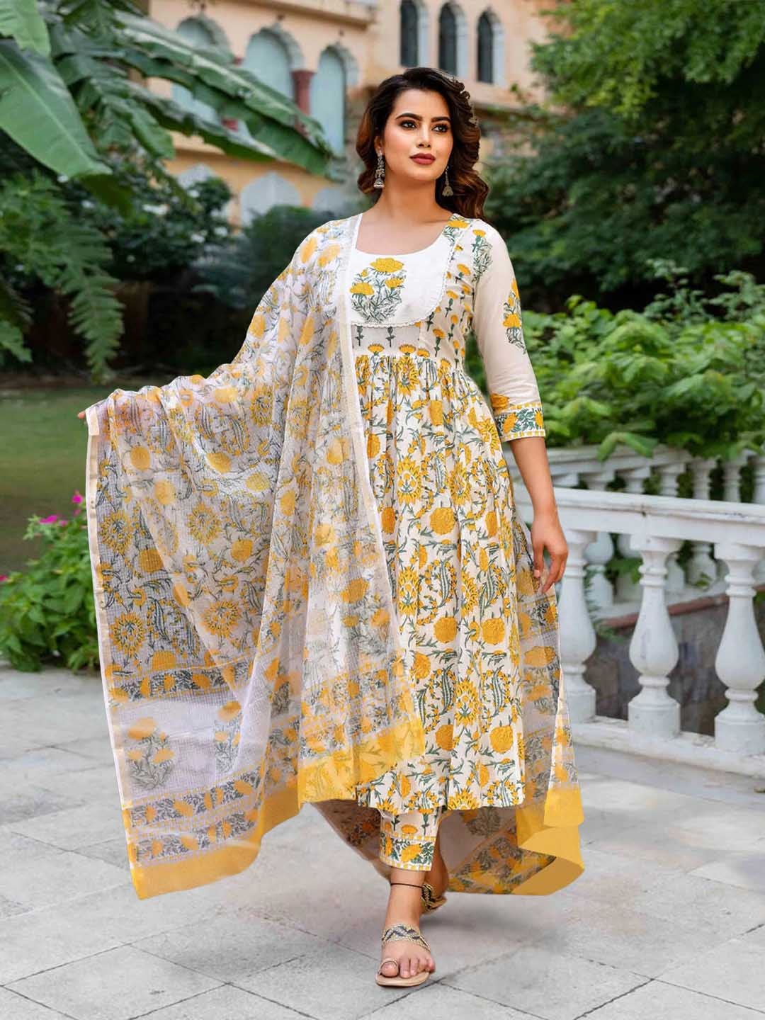 

7Threads Women Floral Printed Regular Kurta with Trousers & With Dupatta, White