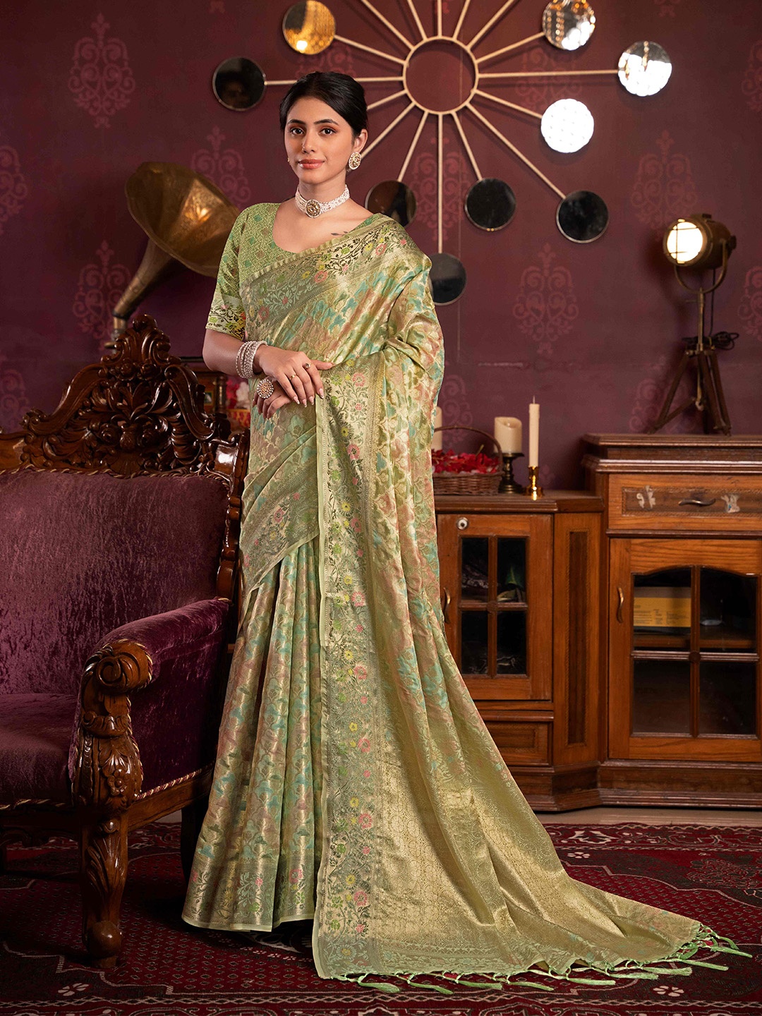

HEER FASHION Woven Design Zari Organza Banarasi Saree, Green