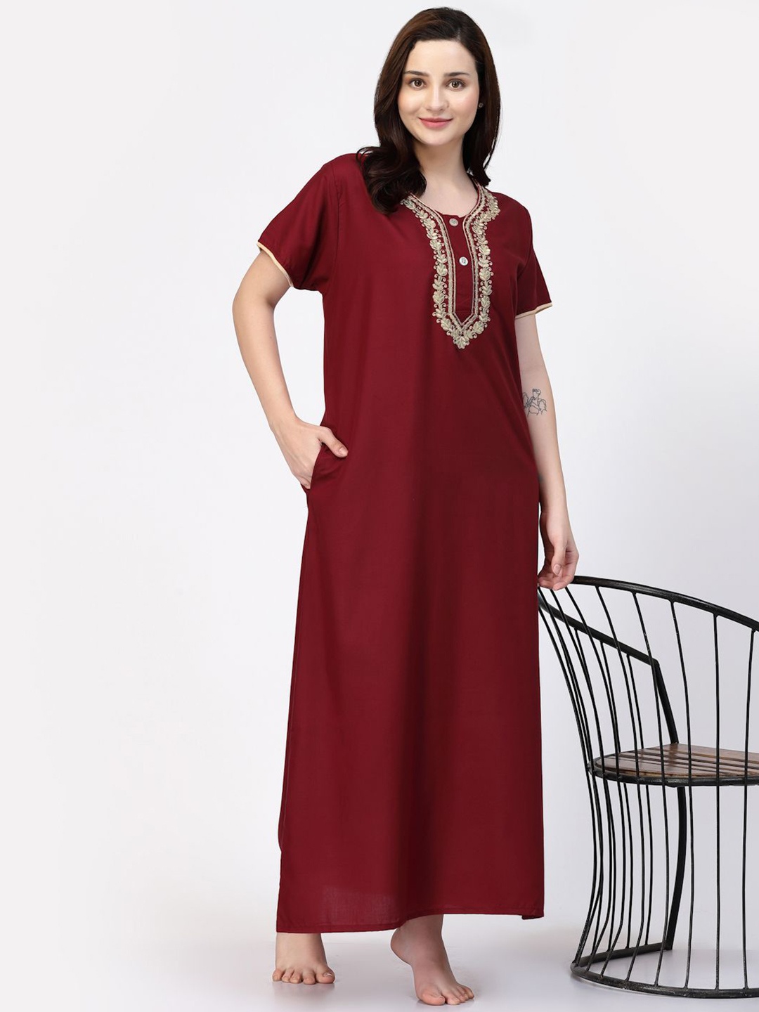 

CHUI MUI Embroidered Maxi Nightdress, Maroon