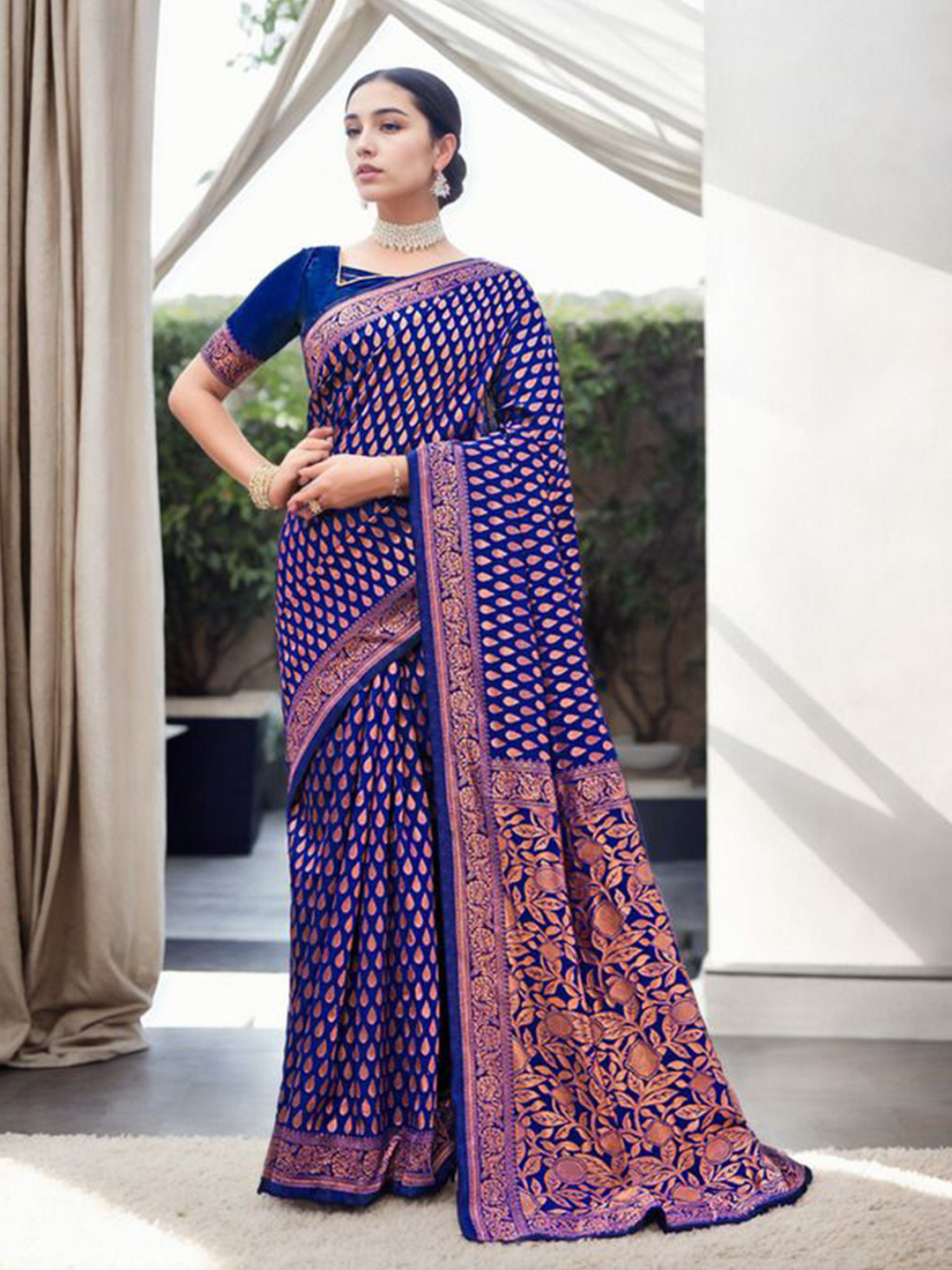 

sagarika Ethnic Motifs Zari Banarasi Saree, Blue
