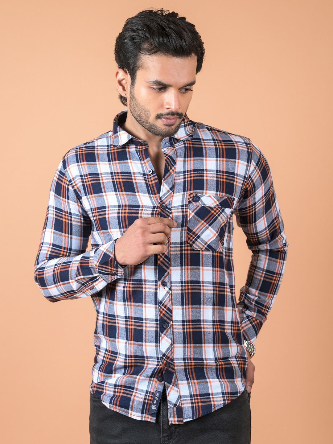 

INDIAN THREADS Men Relaxed Fit Spread Collar Tartan Checked Cotton Casual Shirt, White