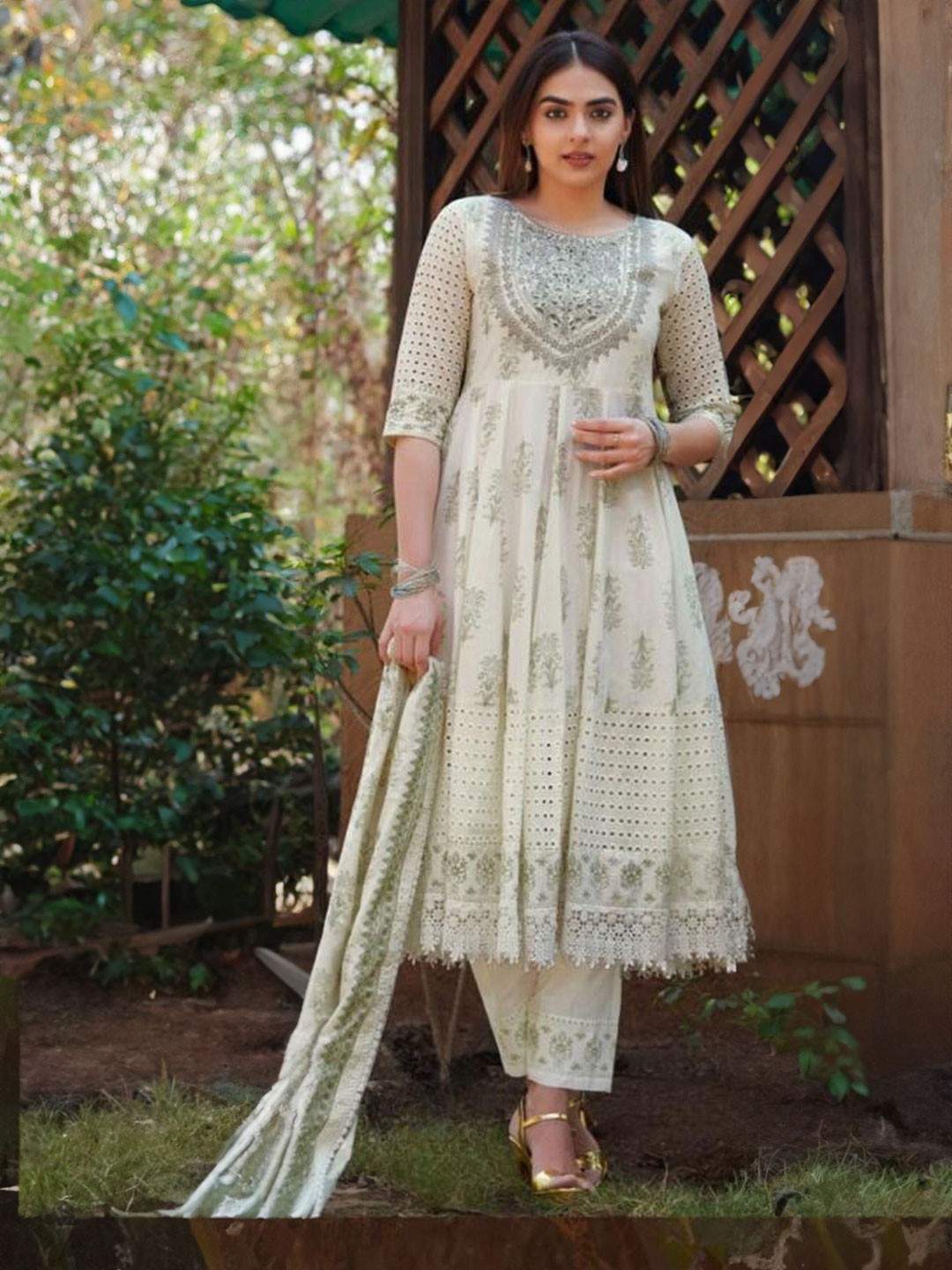 

FREYAA Floral Printed Round Neck Panelled Anarkali Cotton Kurta With Trouser & Dupatta, Beige