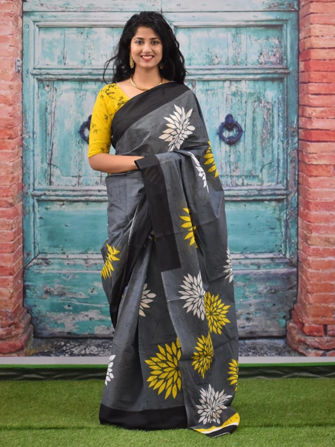 

Craft Musium Floral Pure Cotton Bagru Saree, Grey