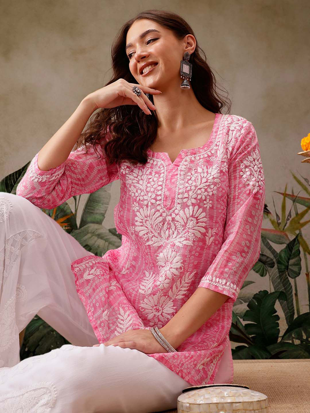 

ADA Floral Embroidered Chikankari Chikankari Kurti, Pink