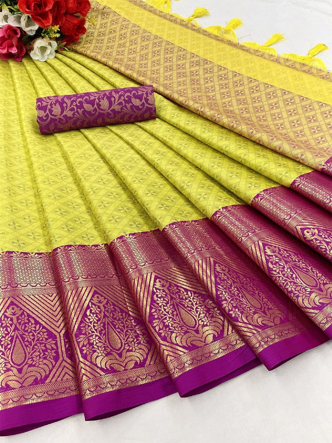 

Aika Woven Design Pure Silk Paithani Saree, Yellow