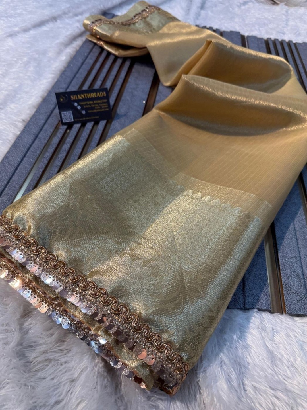 

DIVASTRI Zari Tissue Banarasi Saree, Gold