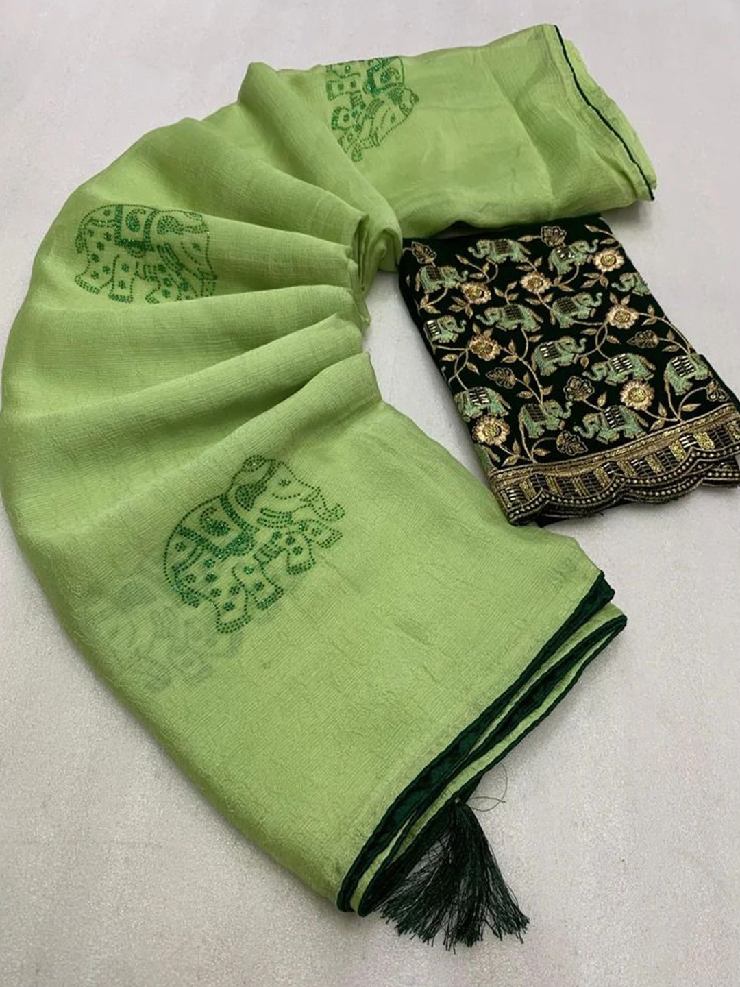 

Aika Ethnic Motifs Embroidered Saree, Green