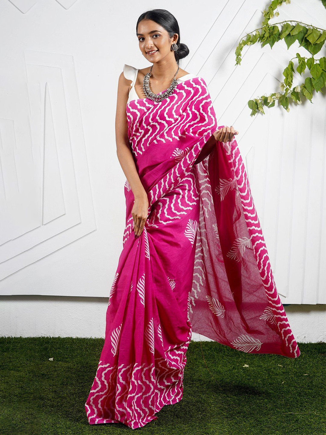

Craft Musium Floral Pure Cotton Bagru Saree, Pink
