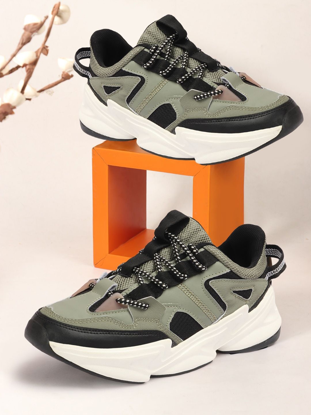 

HRX by Hrithik Roshan Men Colourblocked Sneakers, Olive