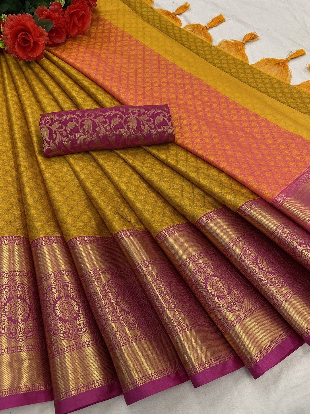 

Aika Woven Design Zari Pure Silk Banarasi Saree, Yellow