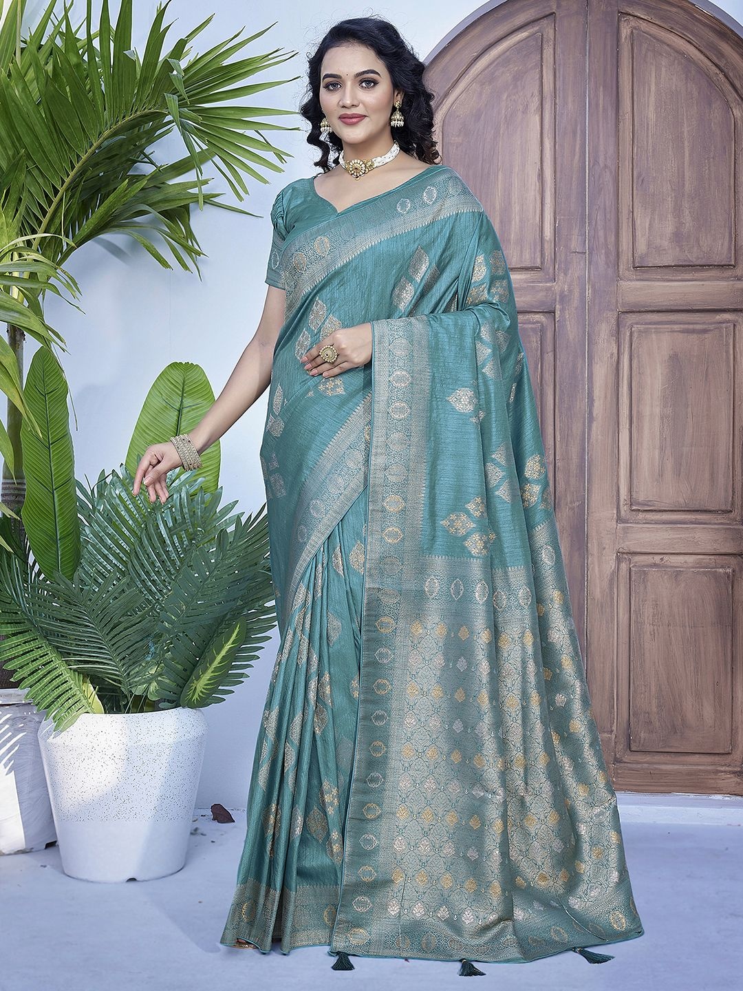 

Satrani Ethnic Motifs Zari Pure Silk Banarasi Saree, Blue