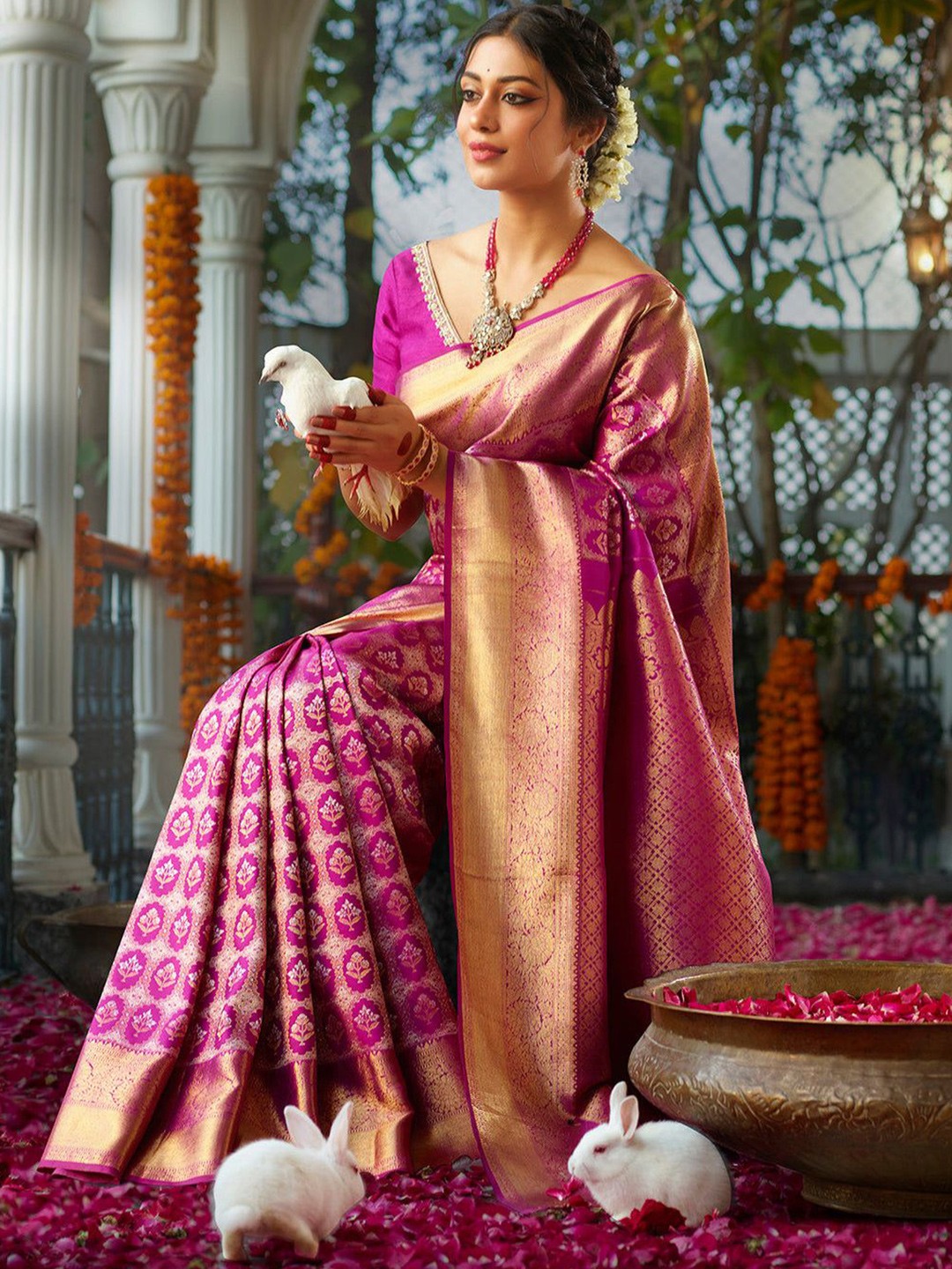 

ZIKARAA Woven Design Zari Pure Silk Saree, Pink