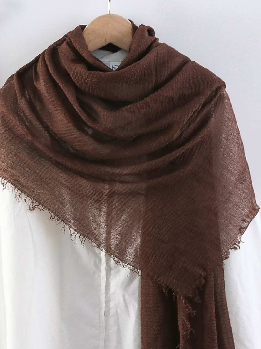 

CrossKulture Women Crinkled Scarf, Coffee brown