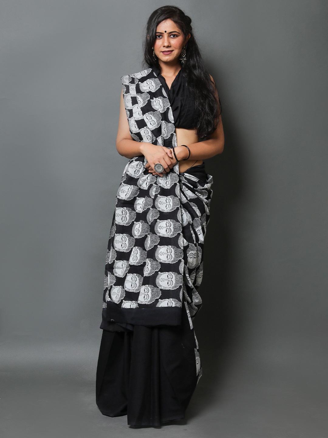 

Craft Musium Floral Pure Cotton Bagru Saree, Black