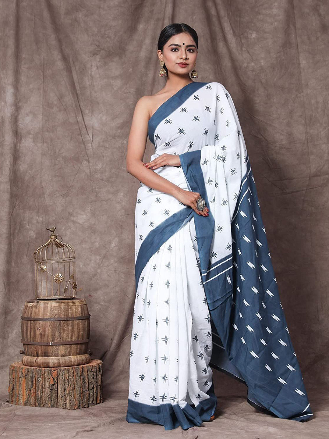 

Craft Musium Floral Pure Cotton Bagru Saree, Grey