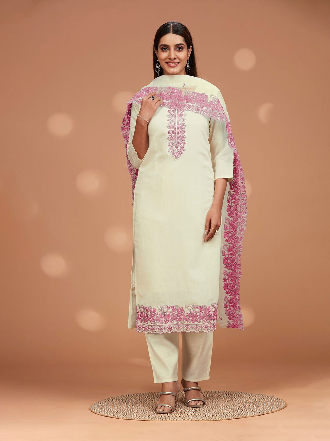 

FREYAA Floral Yoke Design Straight Kurta With Trousers & Dupatta, Cream