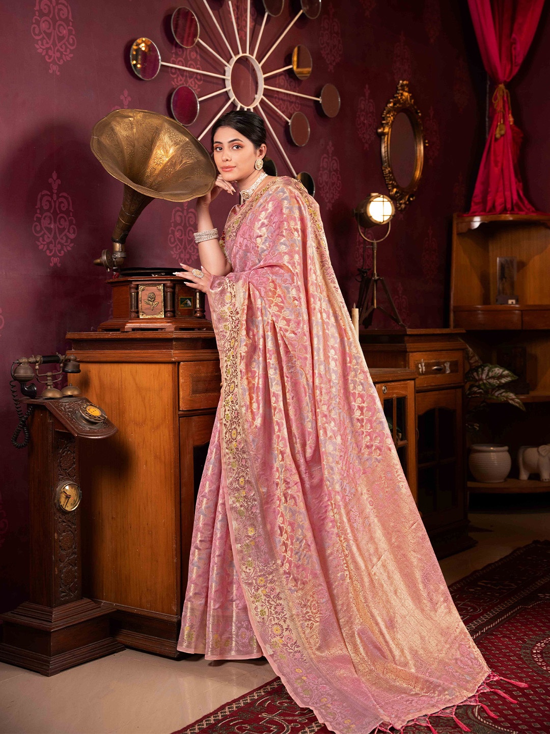 

HEER FASHION Woven Design Zari Organza Banarasi Saree, Pink