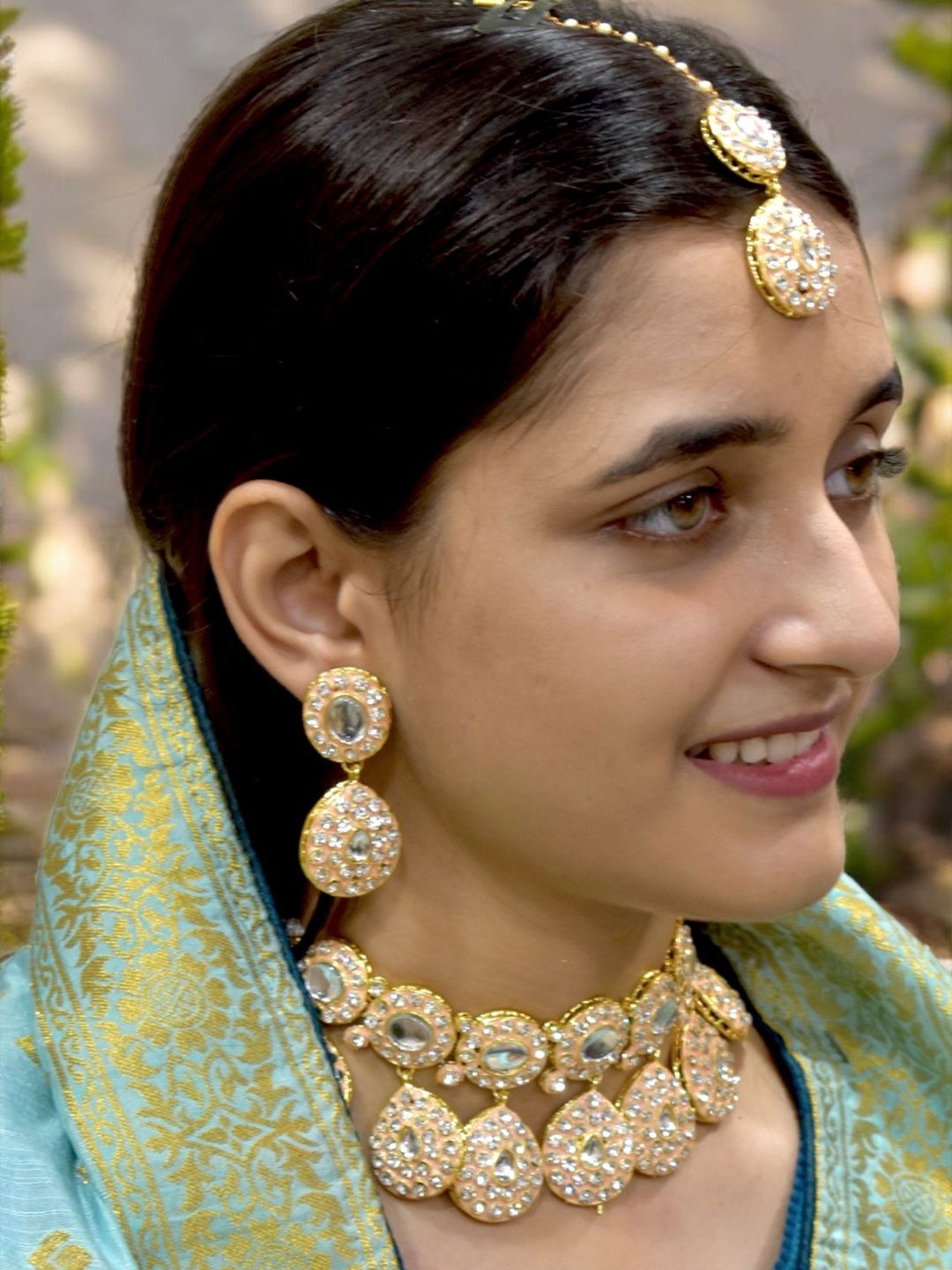

TISHUL JEWELS Gold-Plated Kundan Stone Studded Jewellery Set