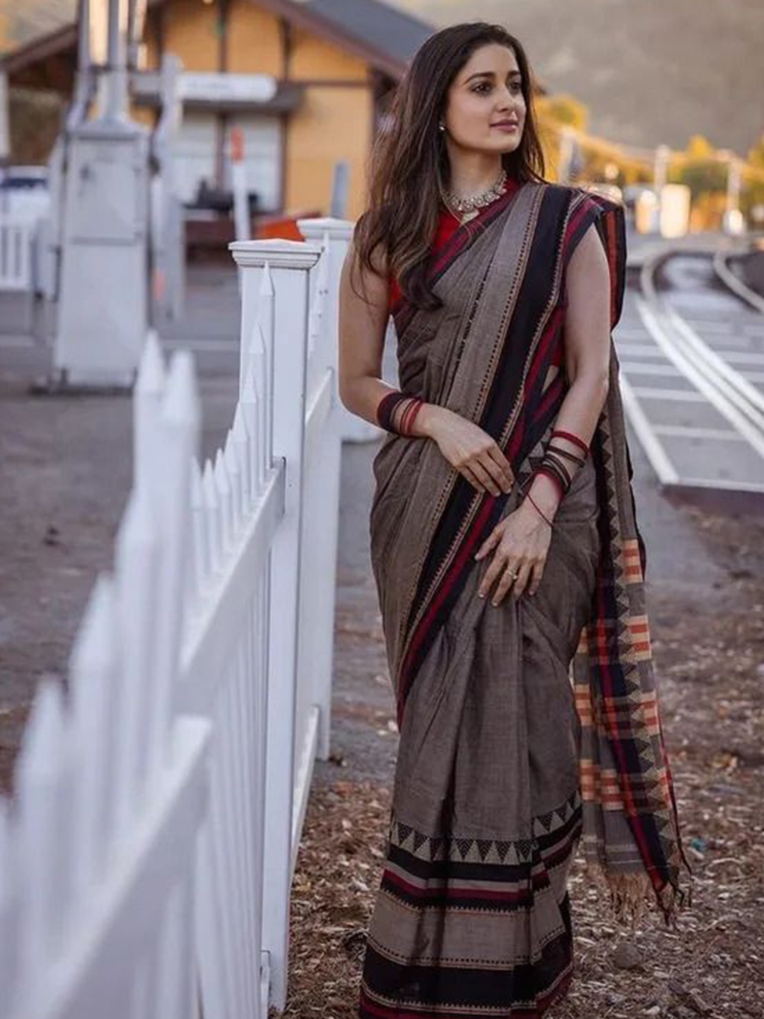 

DEVIKA TEXTILES Woven Design Pure Cotton Narayan Peth Saree, Beige