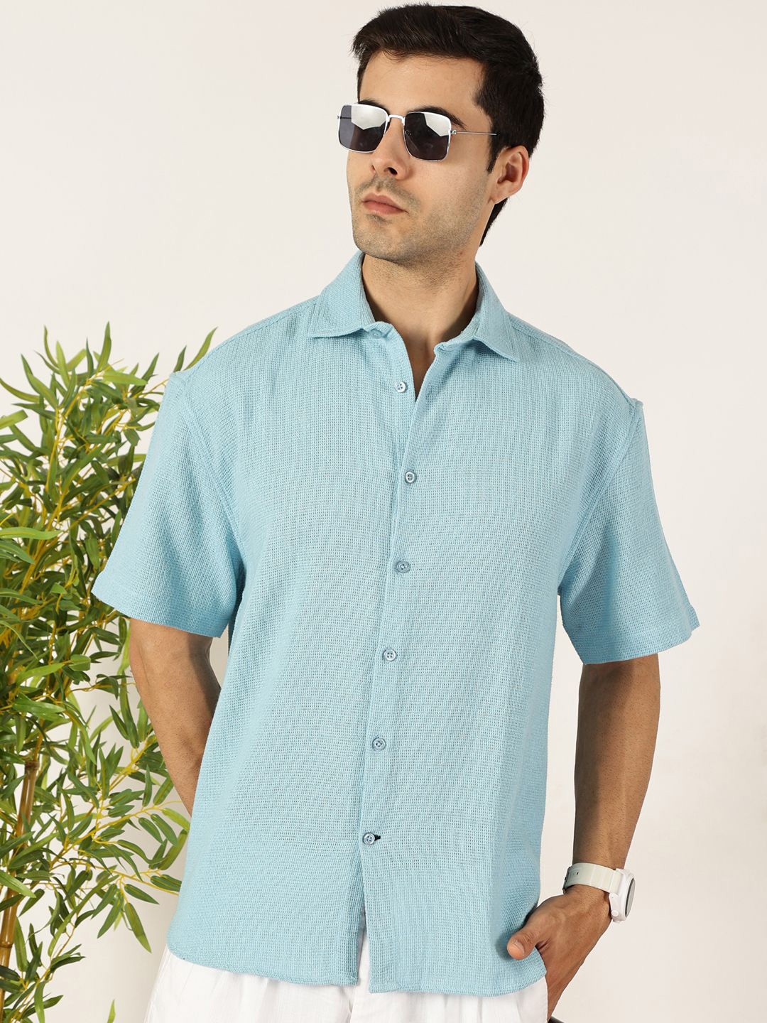 

Mast & Harbour Men Premium Relaxed Fit Spread Collar Solid Cotton Casual Shirt, Blue