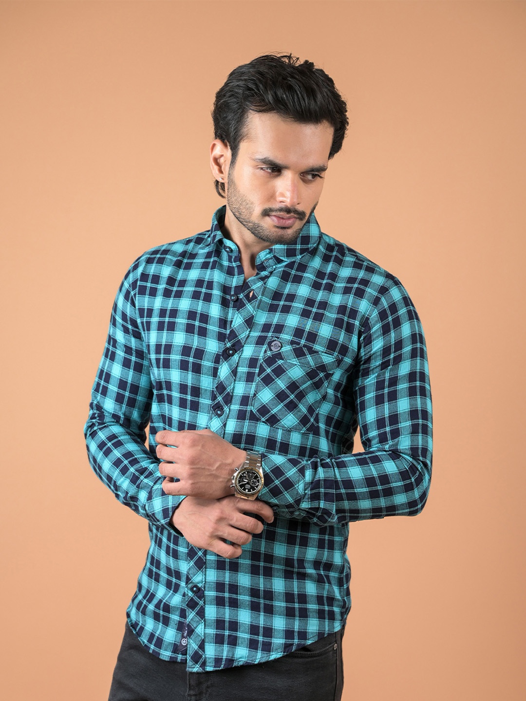 

INDIAN THREADS Men Relaxed Fit Spread Collar Tartan Checked Cotton Casual Shirt, Navy blue