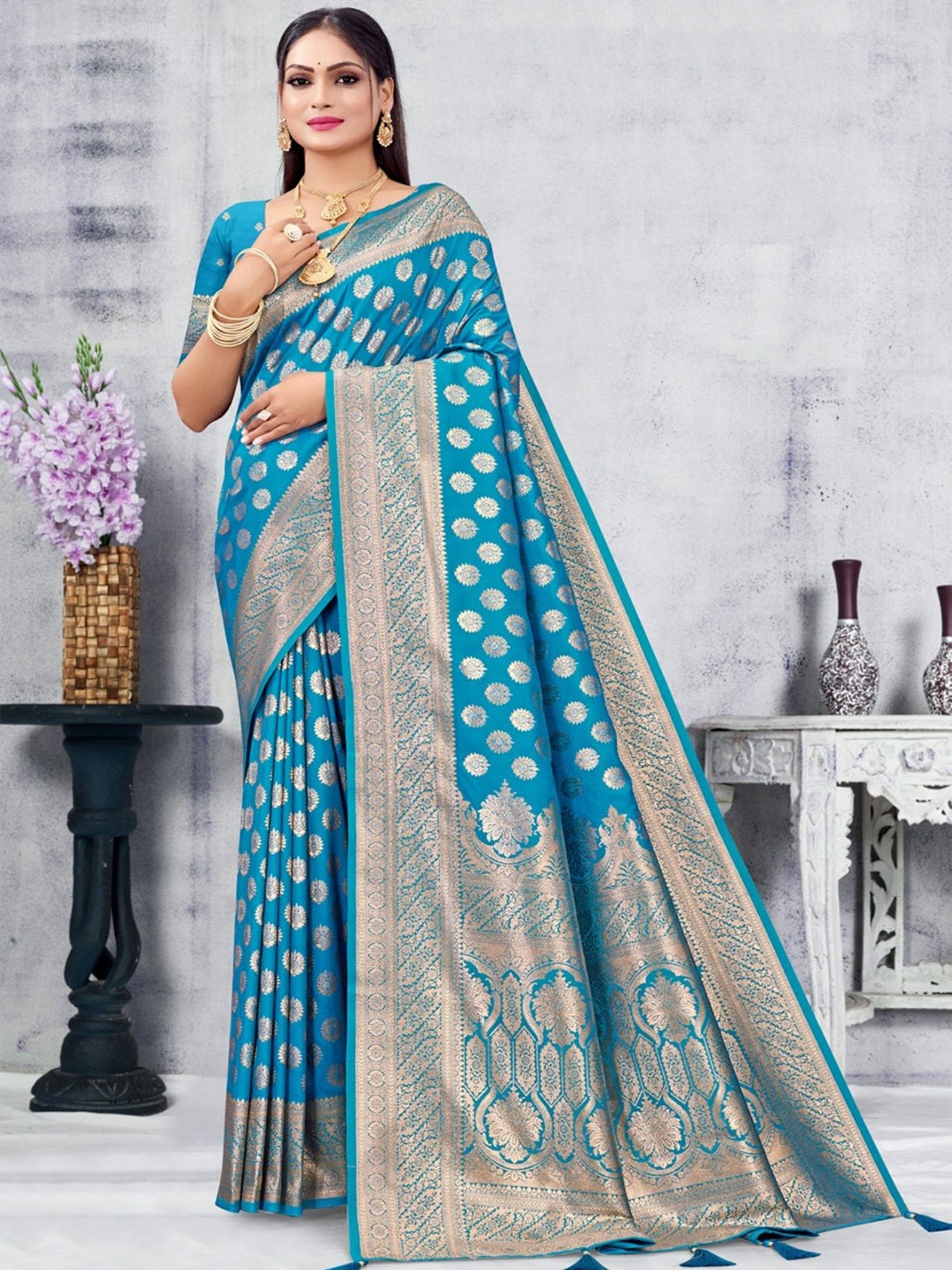 

Jaanvi Ethnic Motifs Zari Banarasi Saree, Turquoise blue