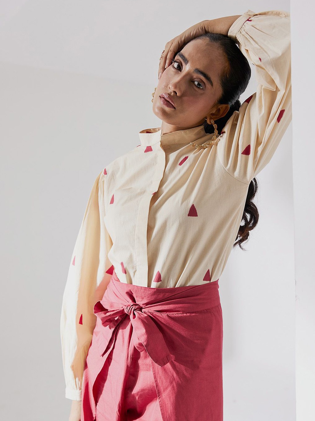 

Dorabi Women Floral Opaque Casual Shirt, Red