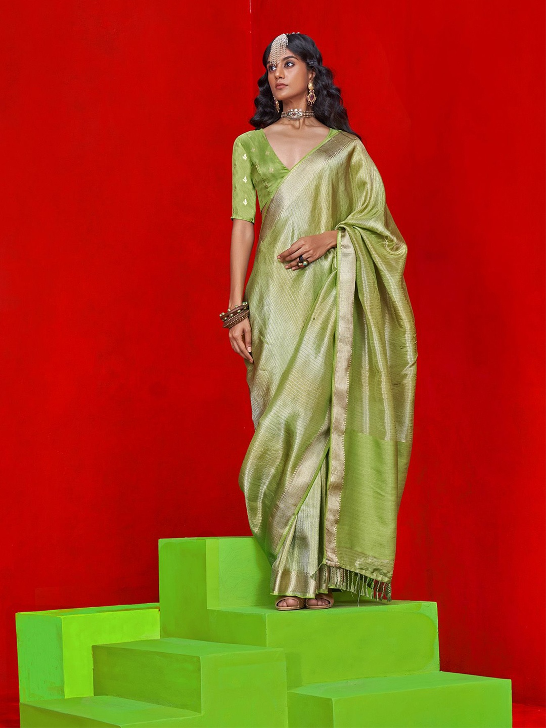 

elora Woven Design Zari Tissue Saree, Green