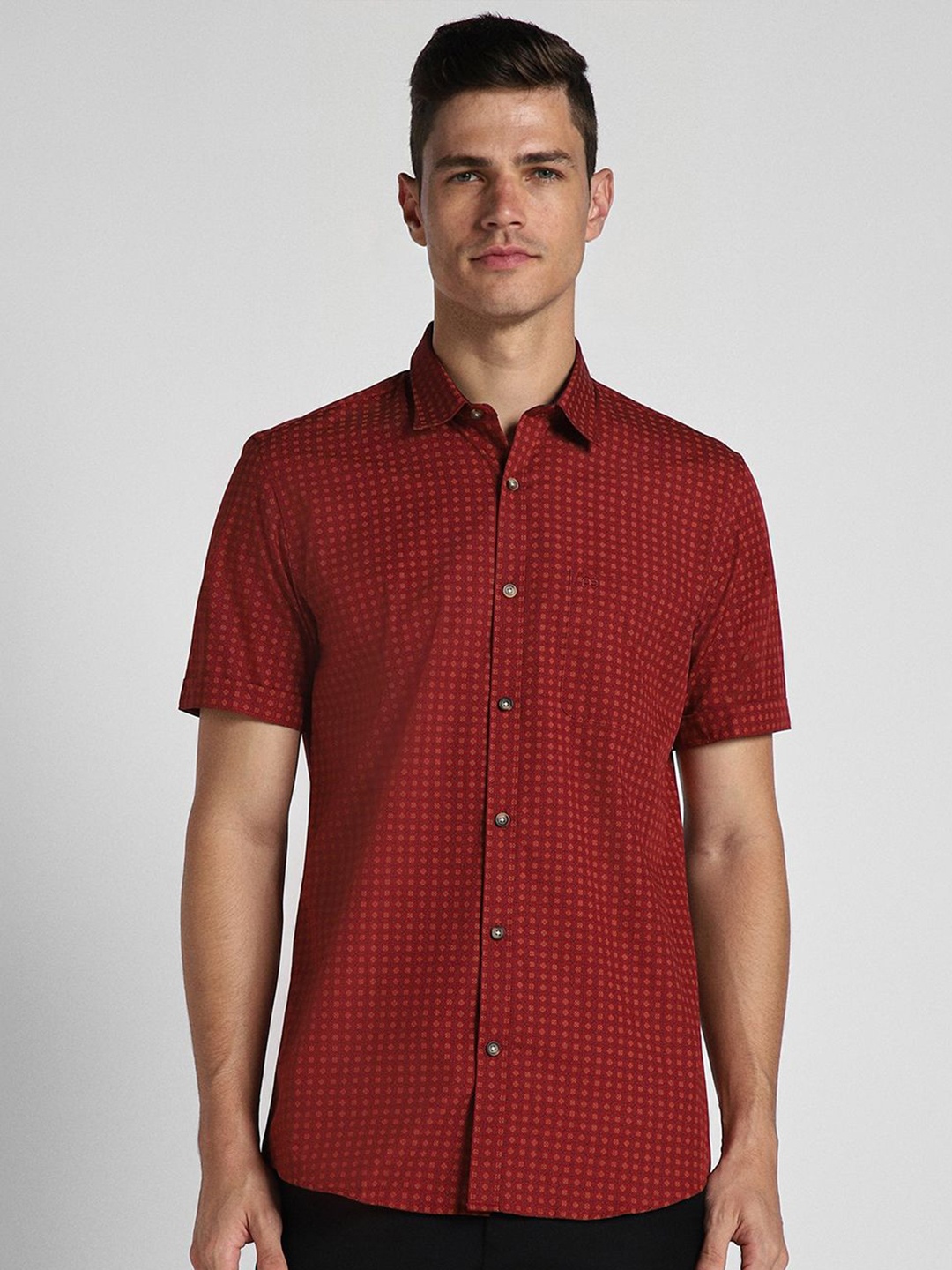 

Peter England Casuals Men Slim Fit Spread Collar Micro Ditsy Printed Cotton Casual Shirt, Red