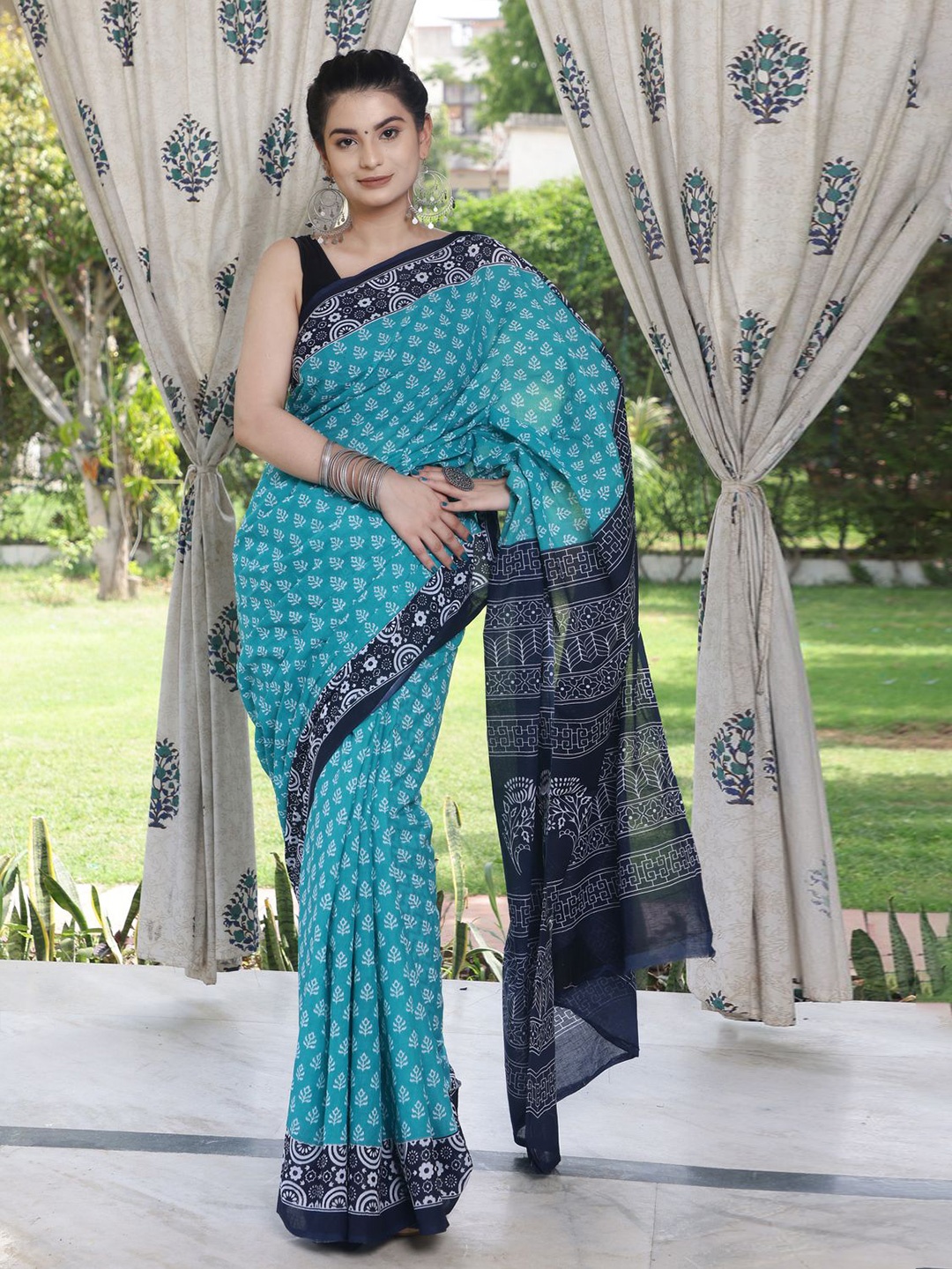 

Craft Musium Floral Pure Cotton Bagru Saree, Green