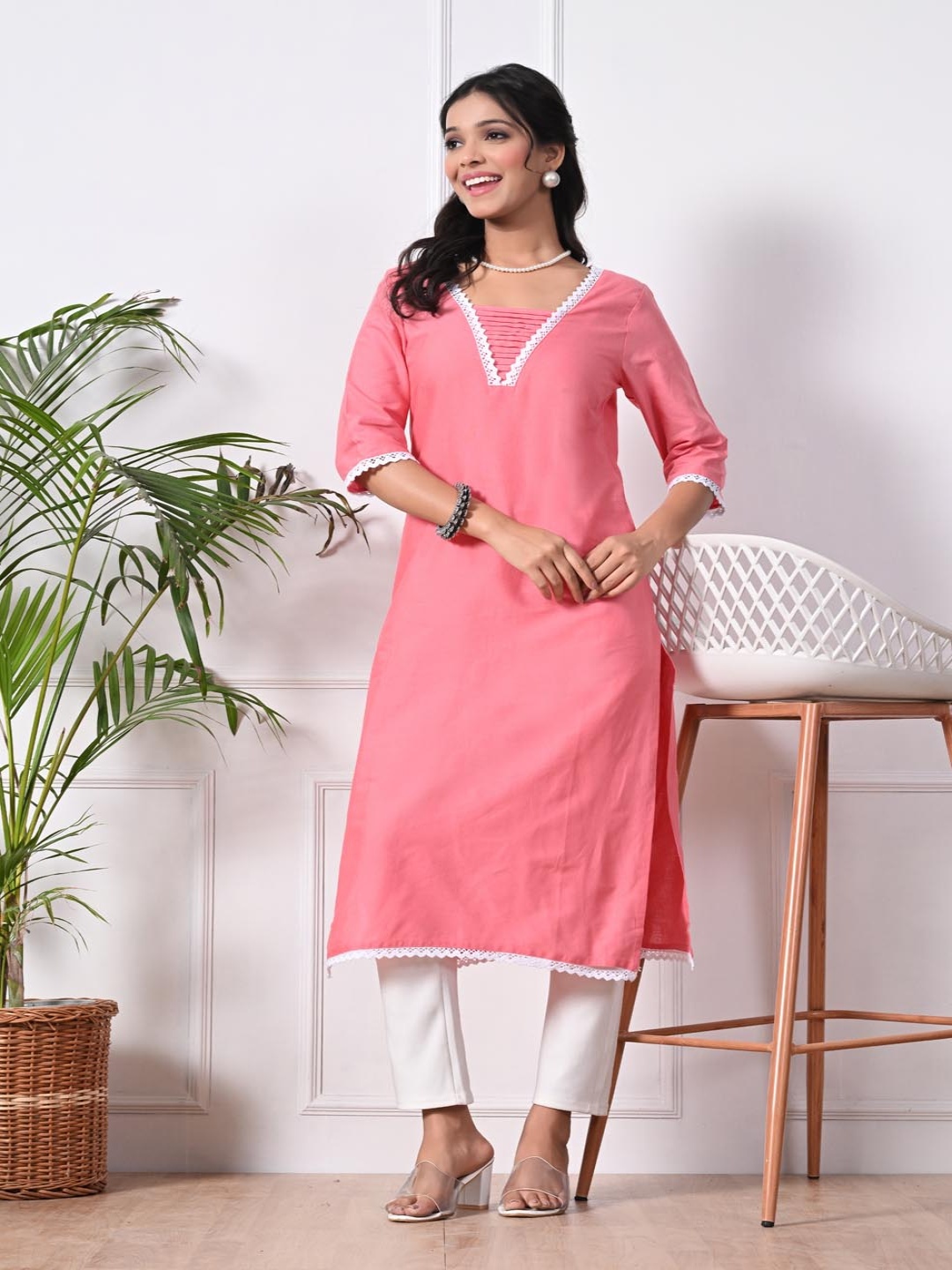 

Netreyam V-Neck Cotton Straight Kurta, Pink