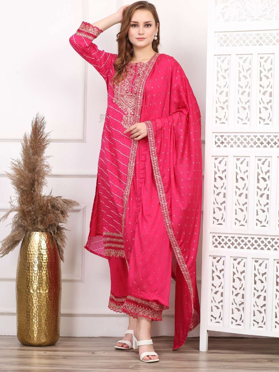 

AAVARANA BY KARNIKA Leheriya Printed Pure Cotton Straight Kurta With Palazzo & Dupatta, Pink