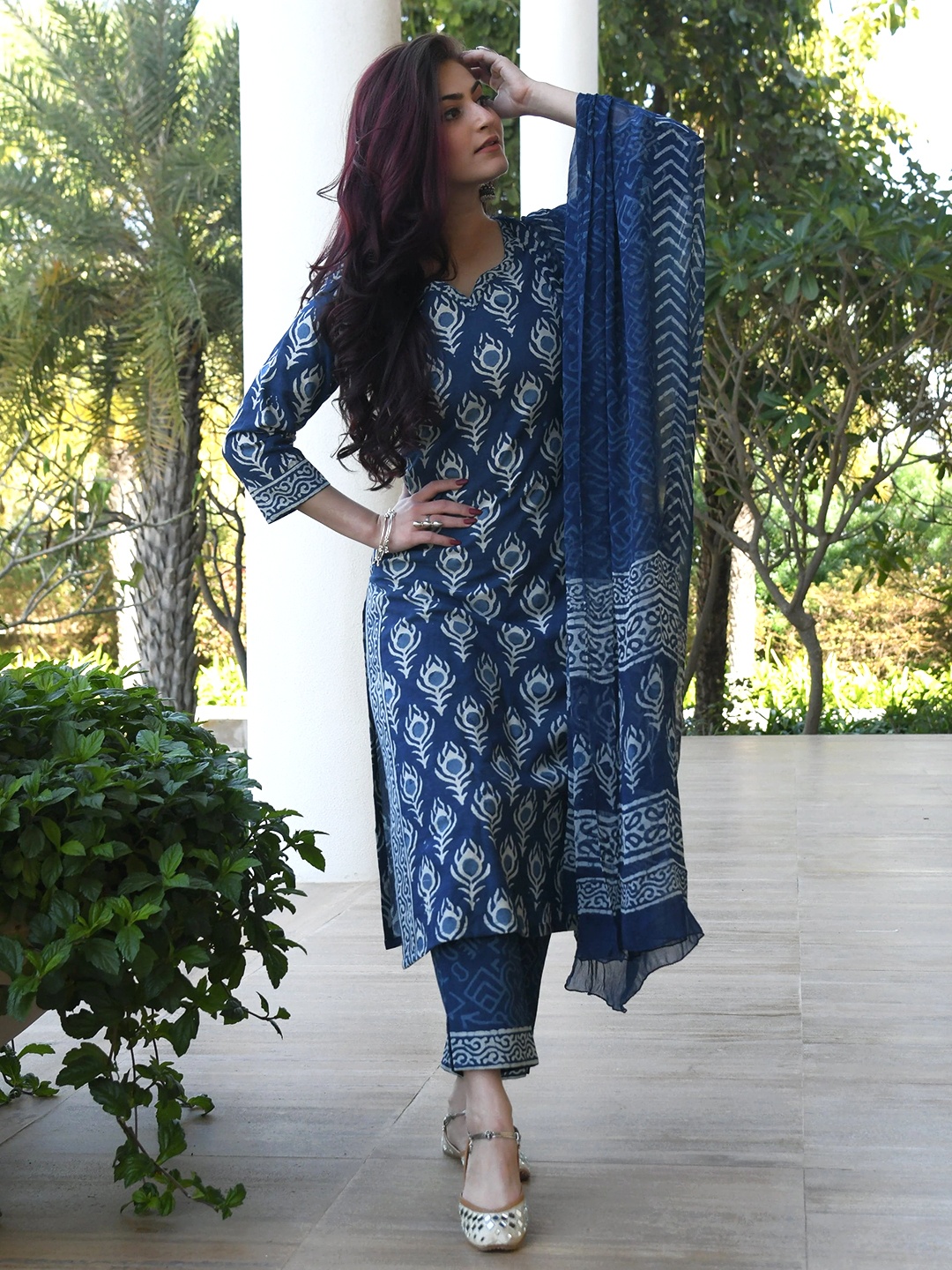 

7Threads Women Ethnic Motifs Printed Regular Kurta with Trousers & With Dupatta, Blue