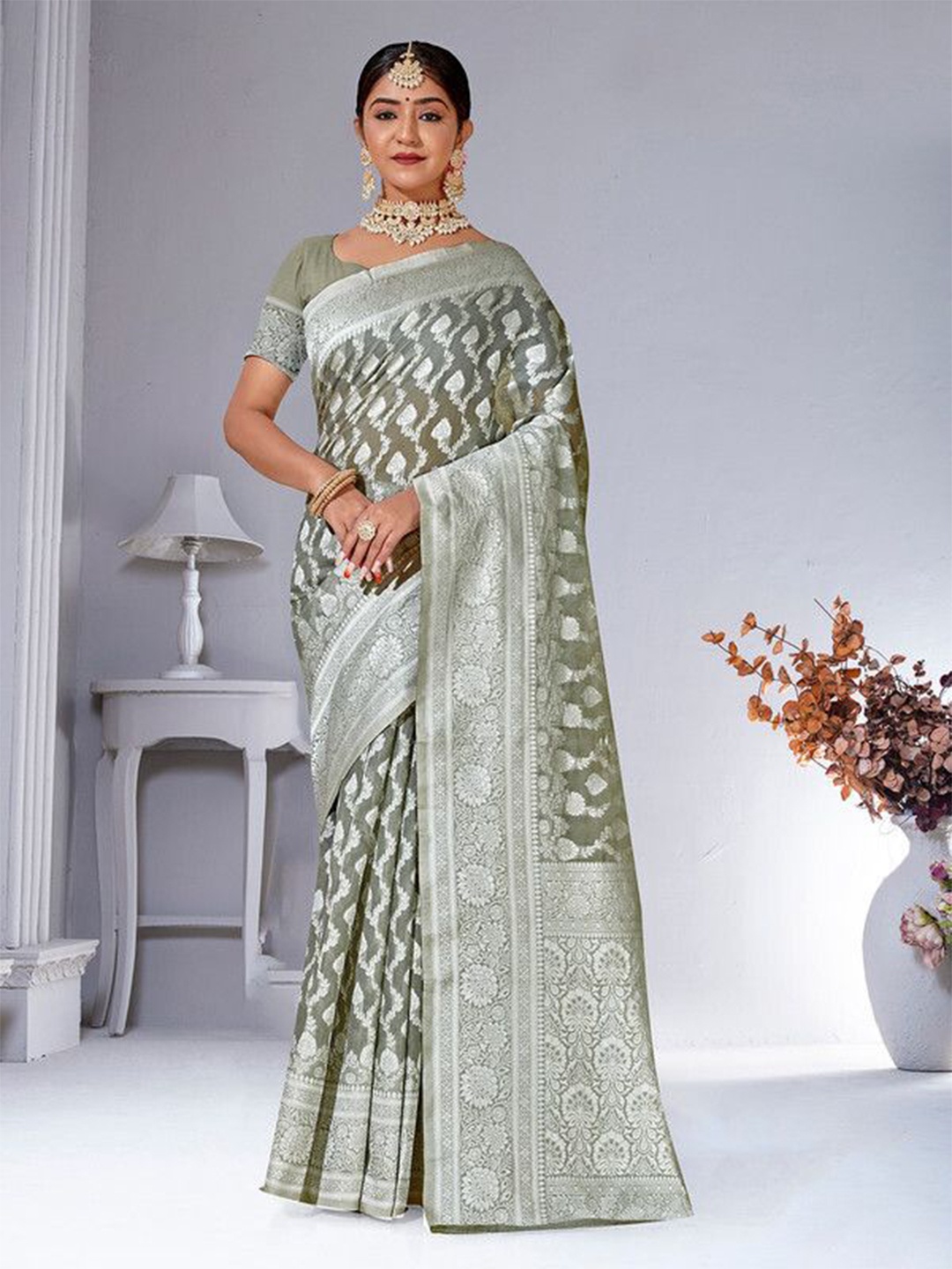 

sagarika Ethnic Motifs Zari Chanderi Saree, Grey