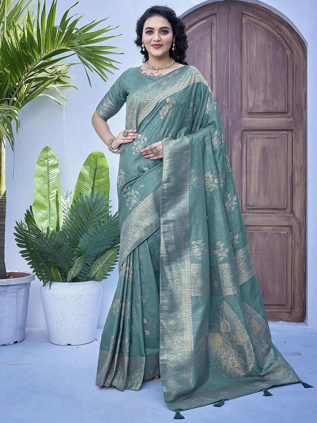 

Satrani Ethnic Motifs Zari Pure Silk Banarasi Saree, Green