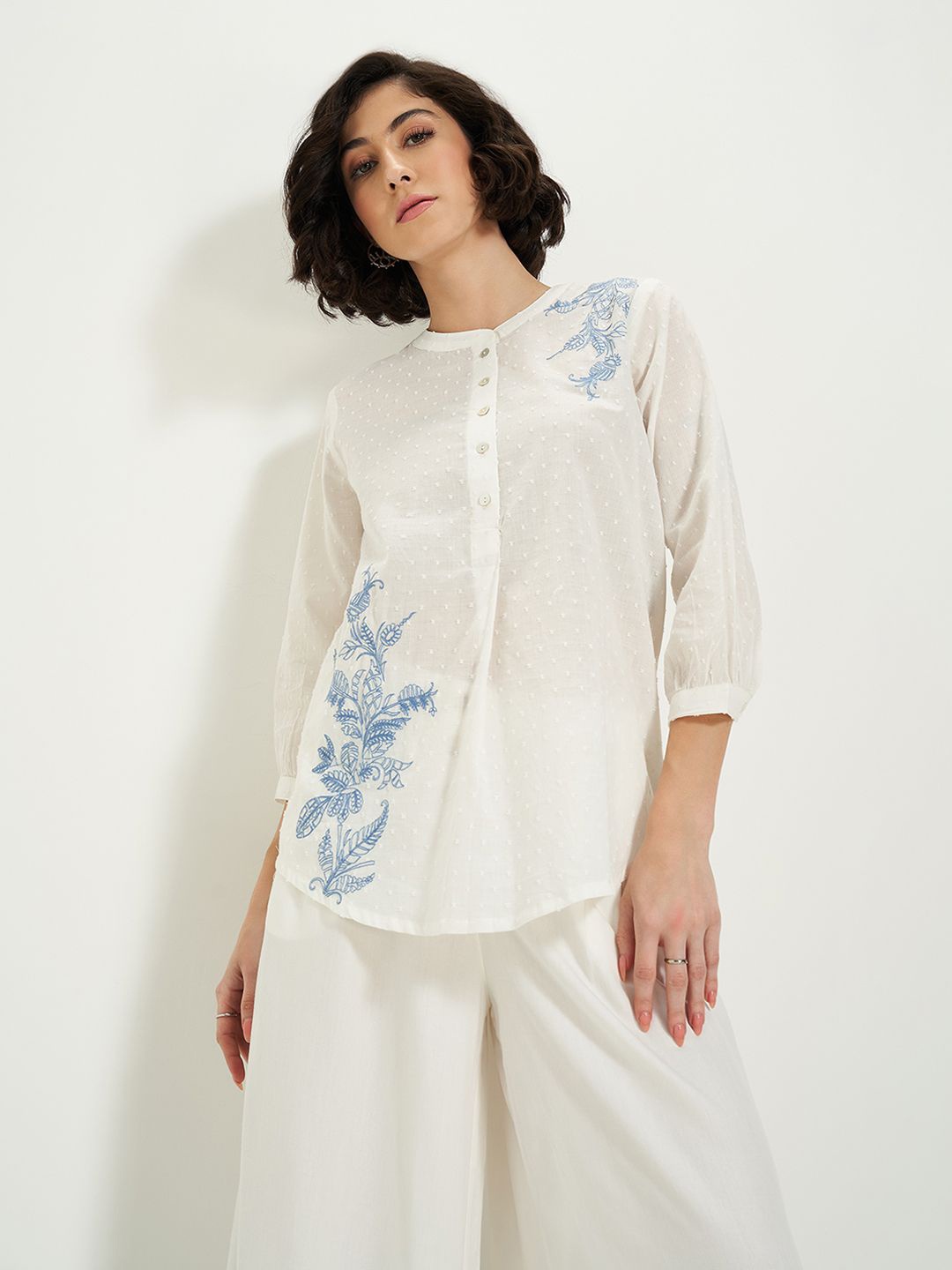 

AKKRITI BY PANTALOONS Women Floral Printed Pure Cotton Tunic, Off white