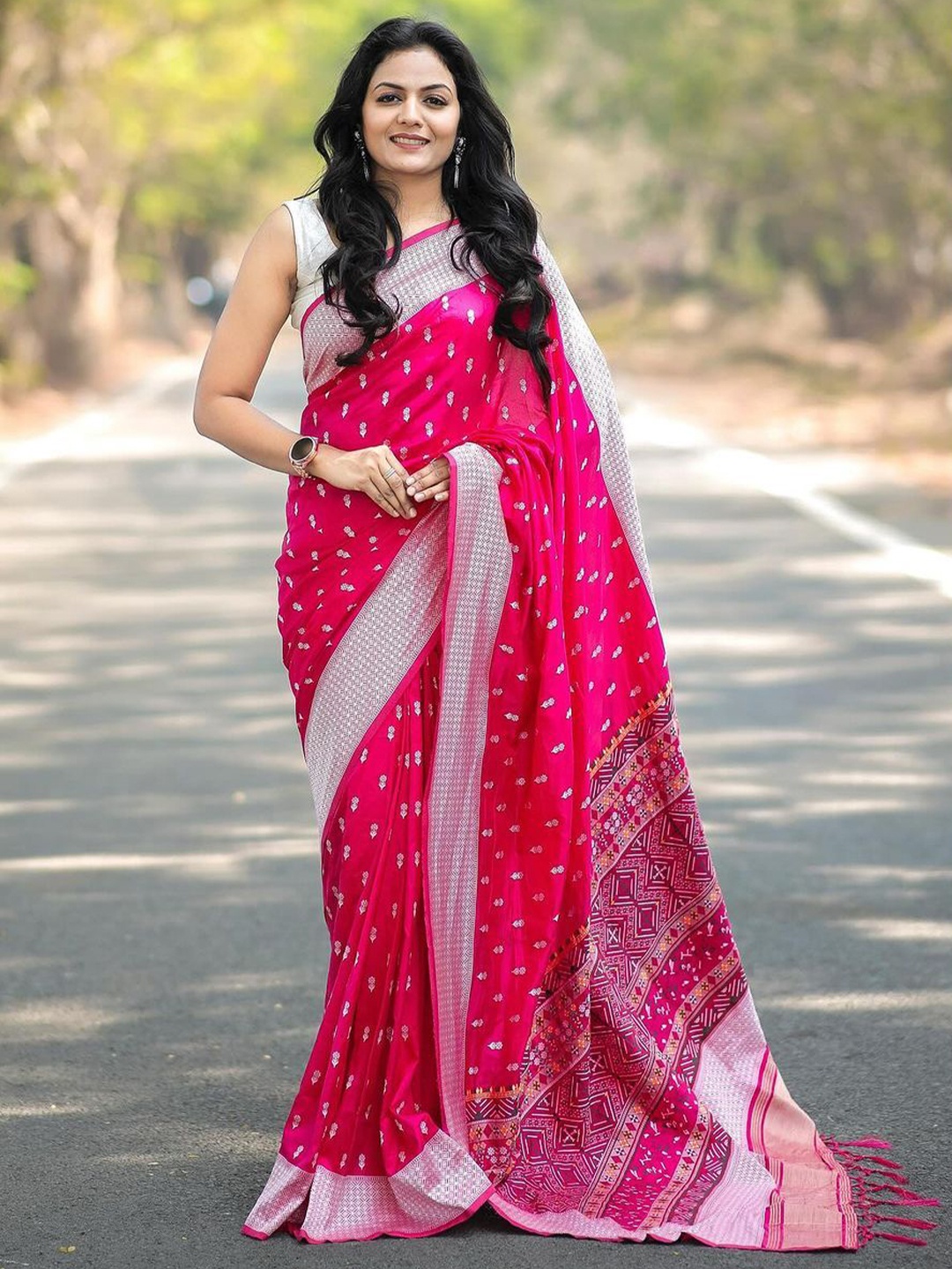 

Caracola Woven Design Zari Banarasi Saree, Pink