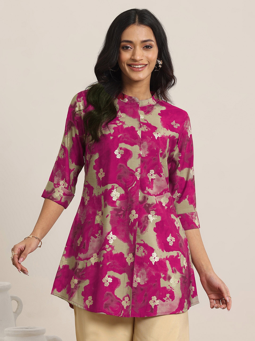 

Libas Floral Printed Panelled Kurti, Pink