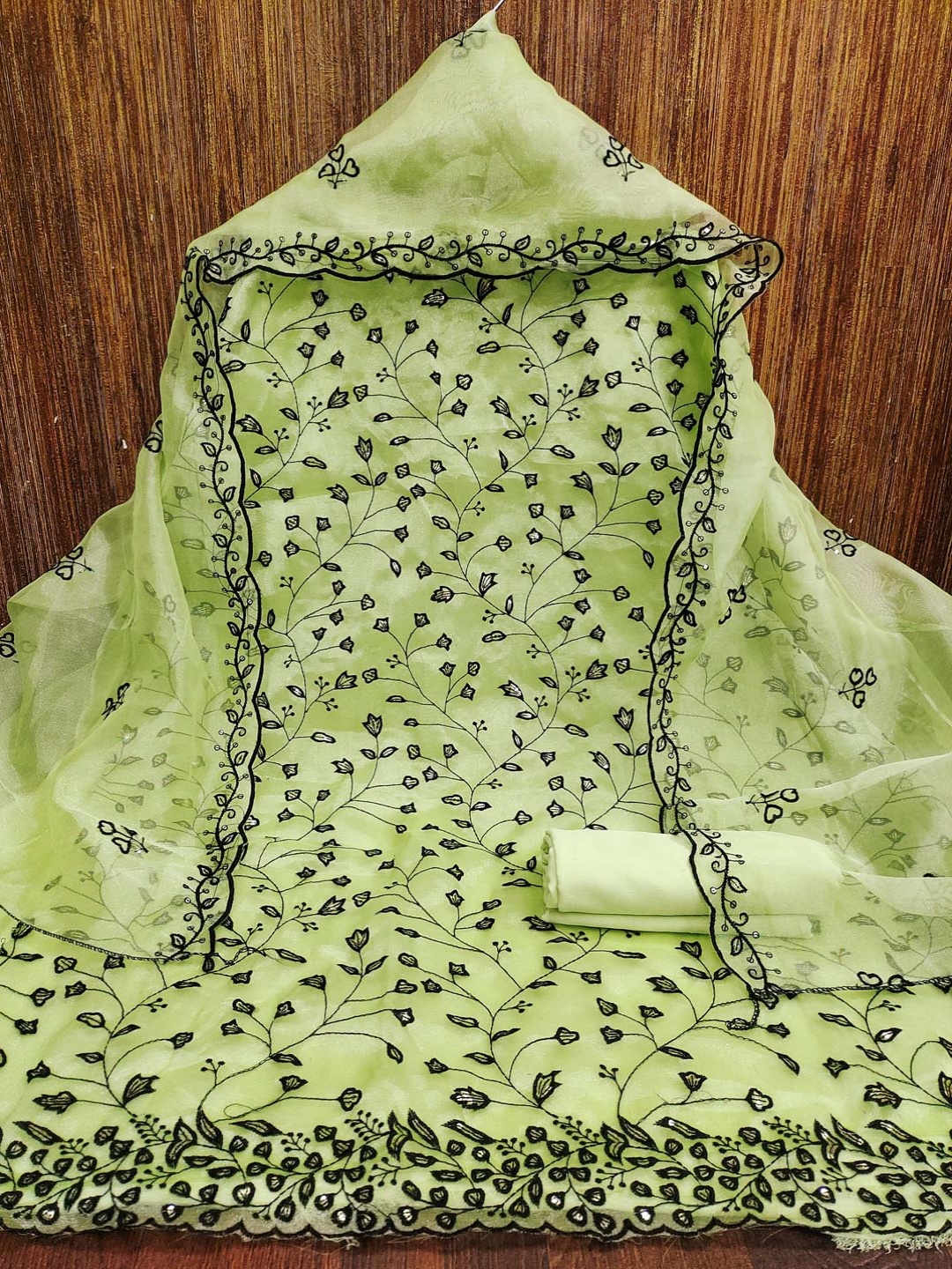 

HERE&NOW Floral Embroidered Organza Unstitched Dress Material, Green