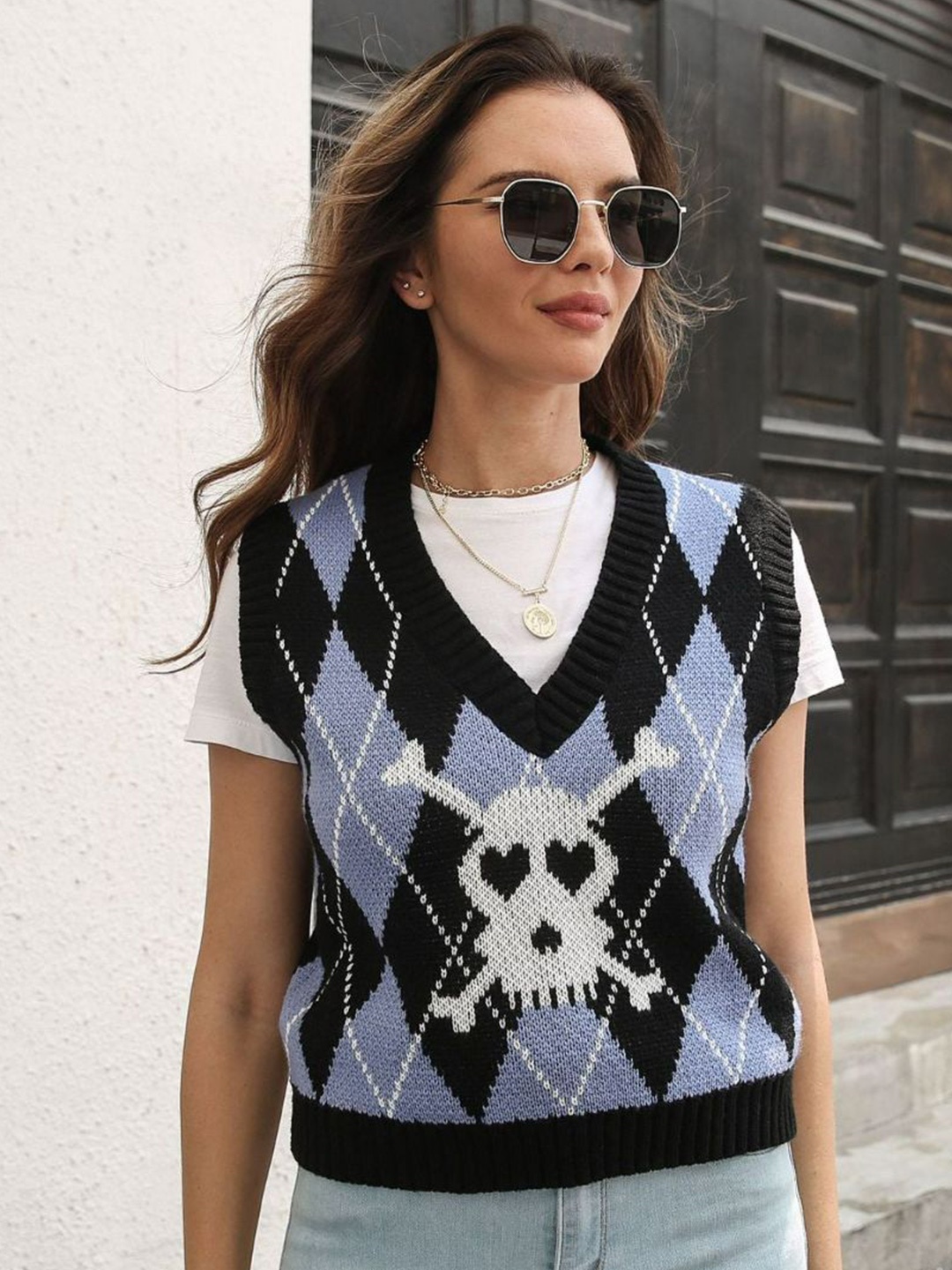 

Oh Rare Women Argyle Self Design Crop Sweater Vest, Black