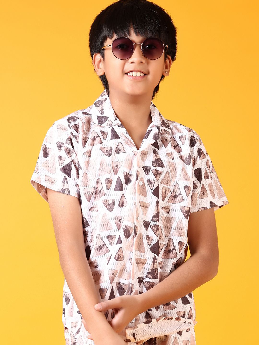 

V-Mart Boys Printed Short Sleeves Pure Cotton Shirt With Shorts, Beige