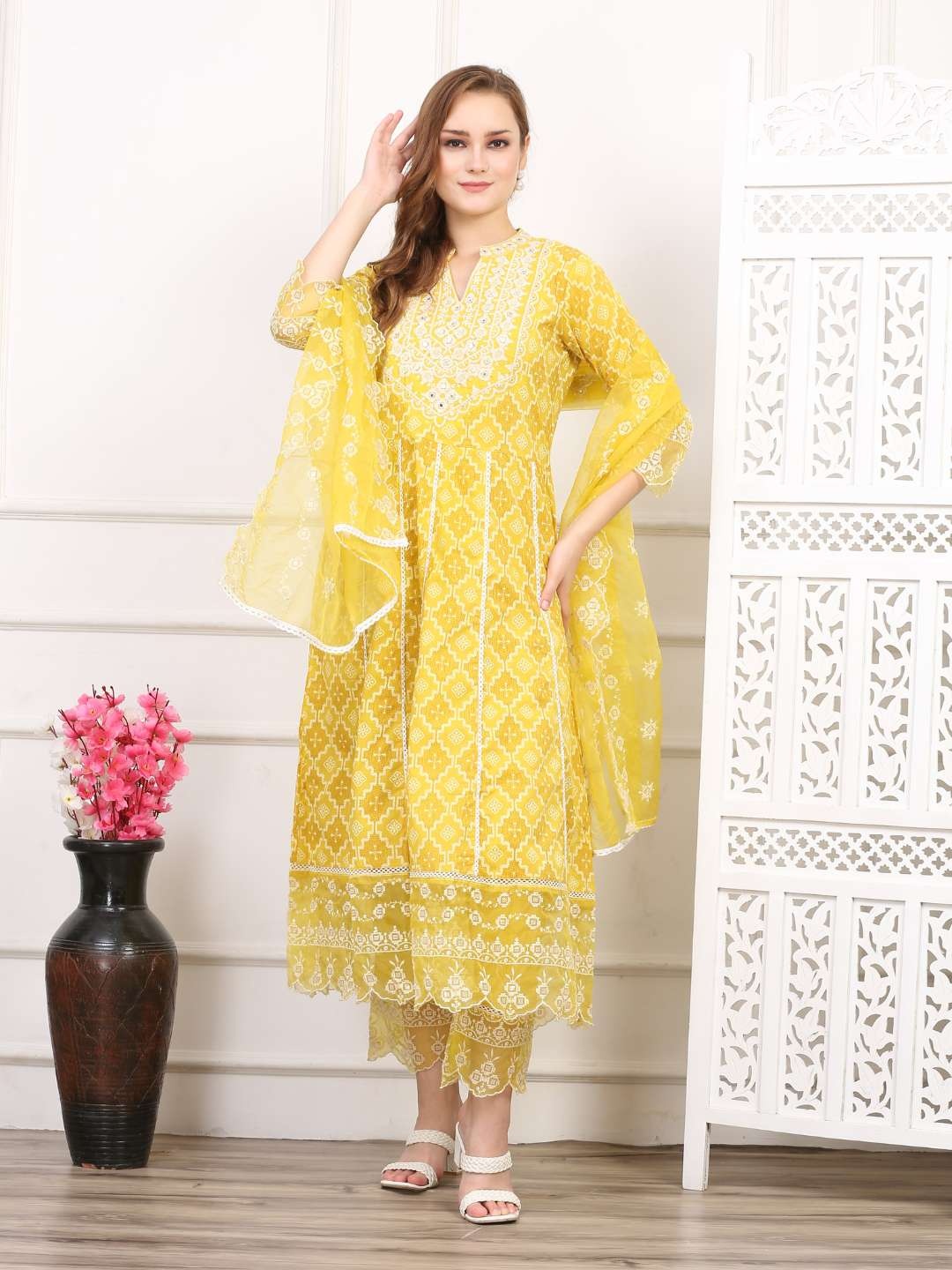 

AAVARANA BY KARNIKA Geometric Printed Pure Cotton Anarkali Kurta With Pyjamas & Dupatta, Yellow