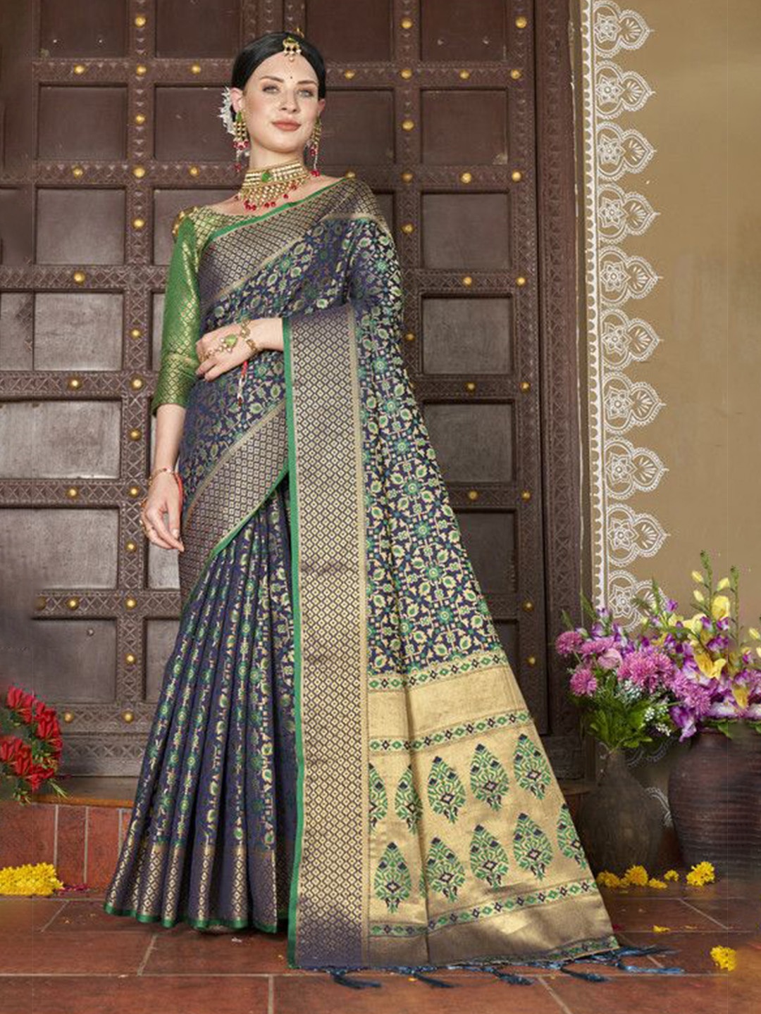 

sagarika Woven Design Zari Organza Banarasi Saree, Navy blue
