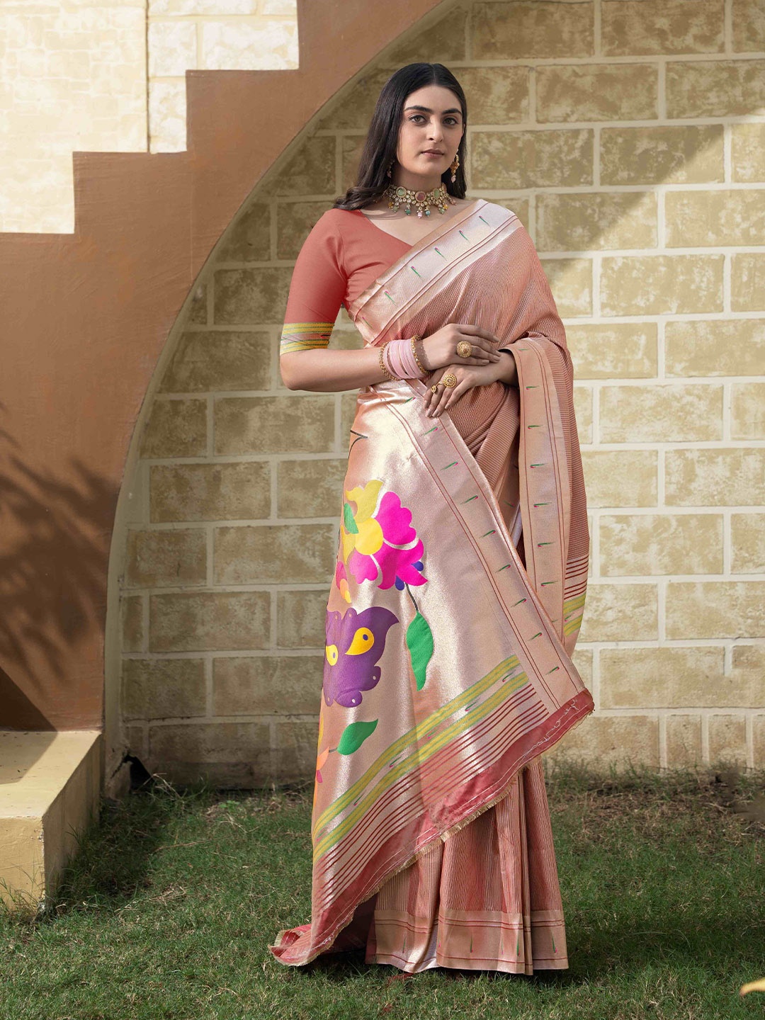 

HEER FASHION Woven Design ZariDesigner Paithani Saree, Maroon