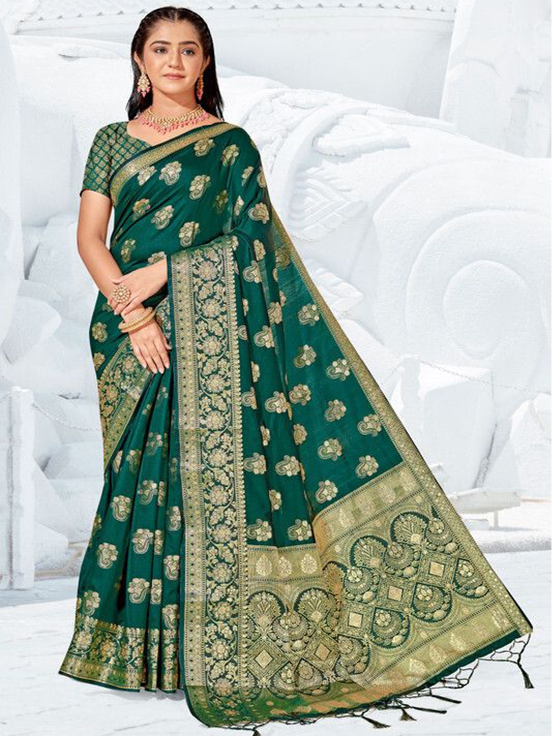 

sagarika Woven Design Zari Banarasi Saree, Green