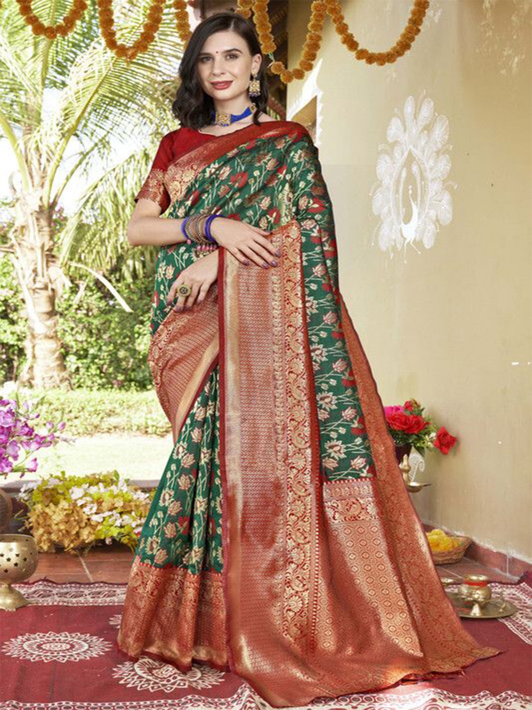 

sagarika Ethnic Motifs Zari Banarasi Saree, Green