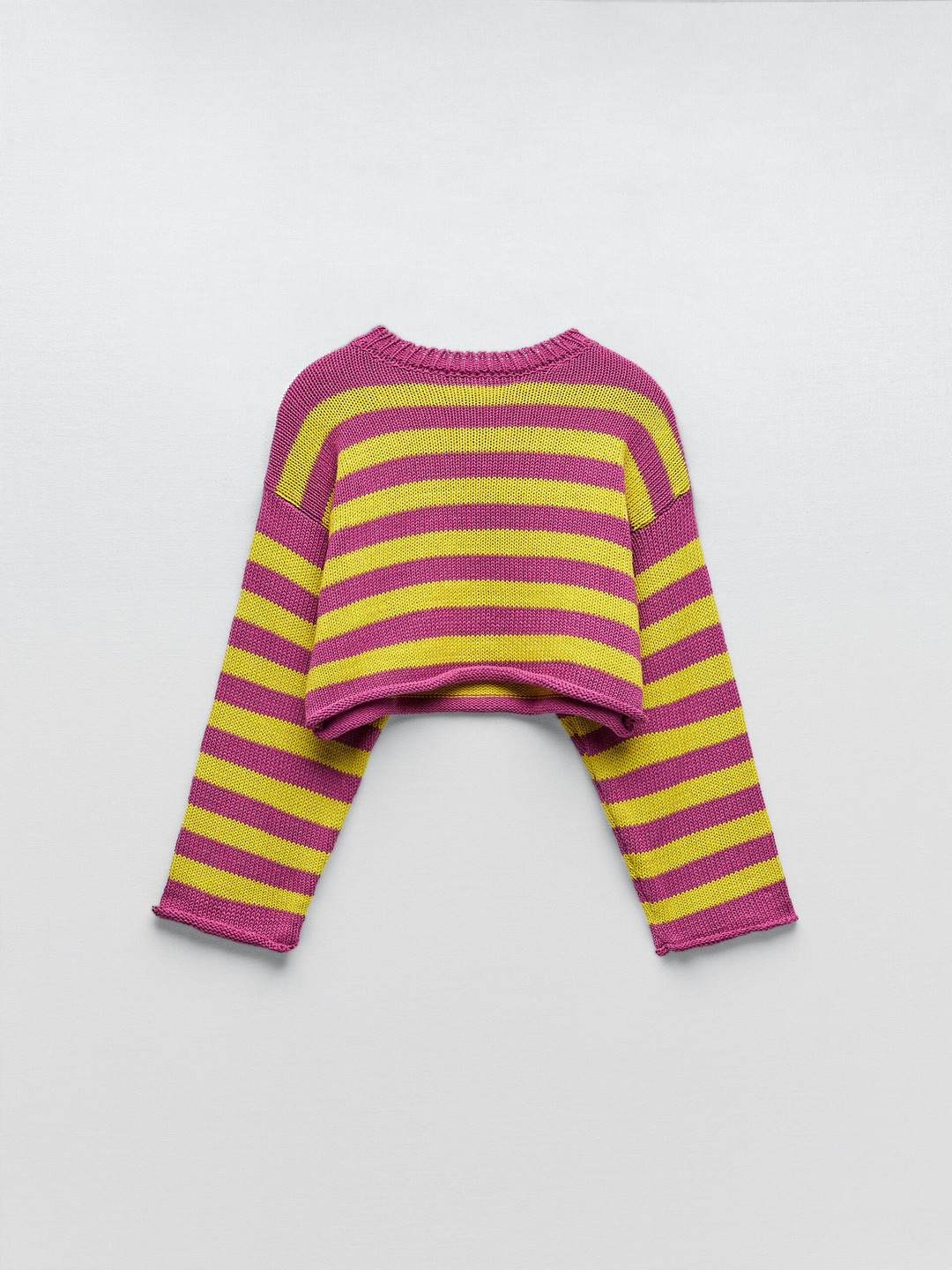 

ZARA Women Sweaters, Na