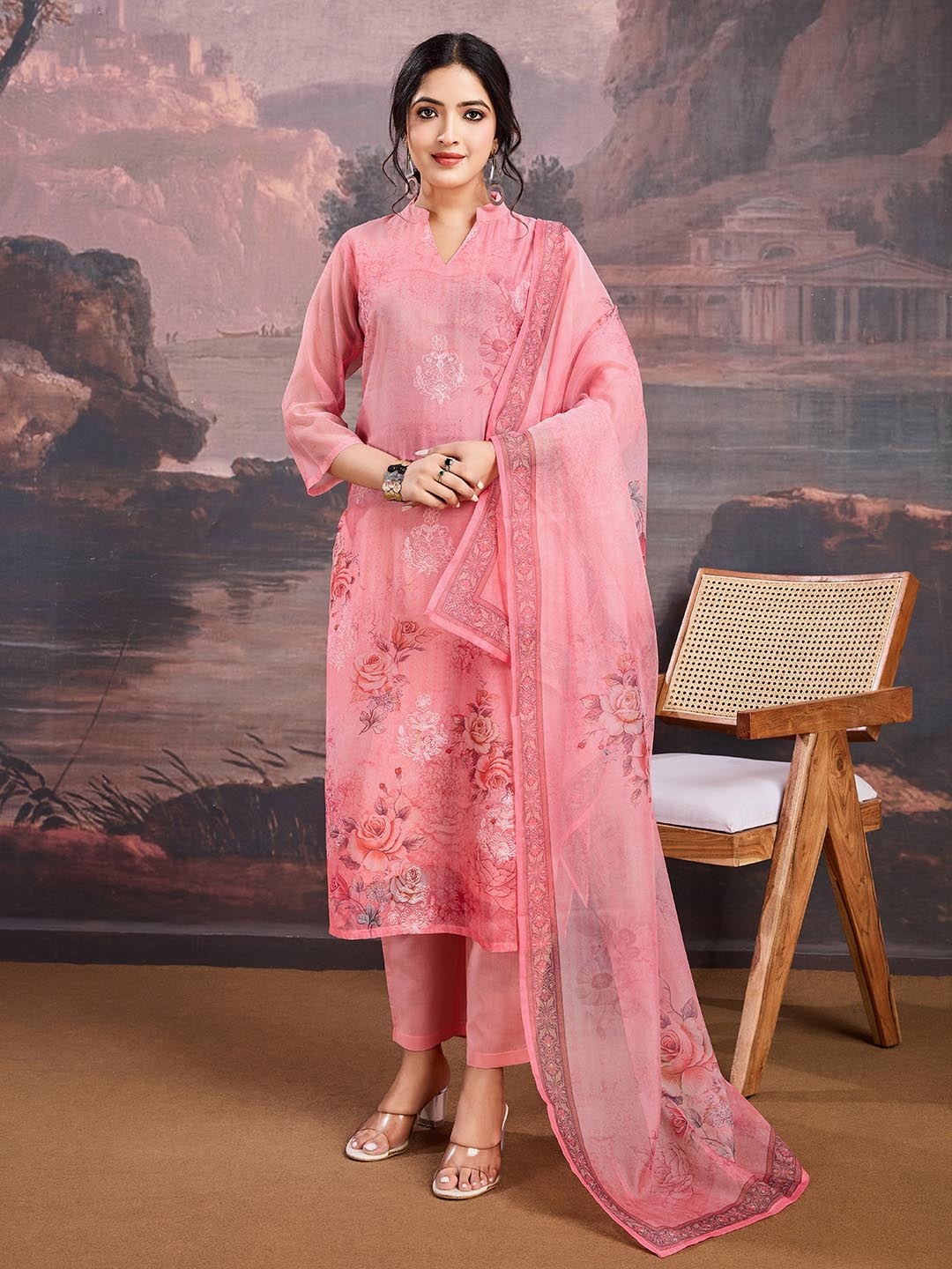 

House of Pataudi Printed Mandarin Collar Organza Straight Kurta With Trouser And Dupatta, Pink