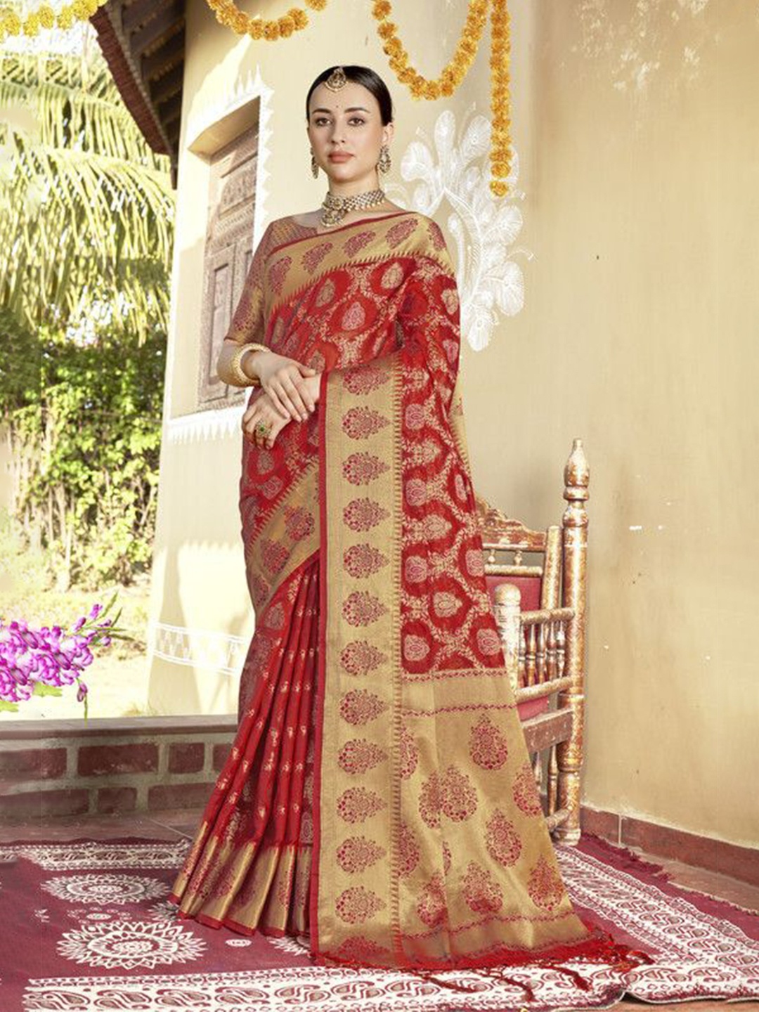 

sagarika Woven Design Zari Organza Banarasi Saree, Red