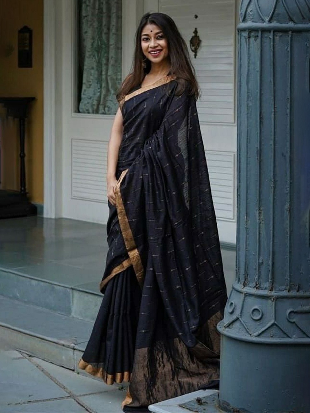 

Aika Woven Design Zari Pure Cotton Chanderi Saree, Black